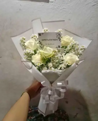 Buket Bunga Wisuda Murah di Rumah Duka Jekan Raya Palangkaraya