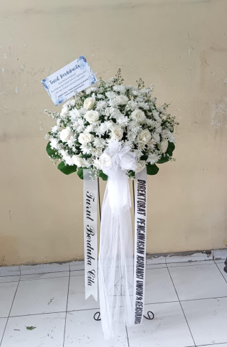 Standing Flower rumahdukajekanrayapalangkaraya King Florist – Rangkaian Bunga Elegan untuk Berbagai 
