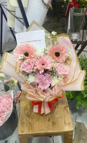 Tersedia Buket Bunga Artifical, Buket Uang, Buket Snack & Buket Boneka Wisuda di Rumah Duka Jekan Raya Palangkaraya